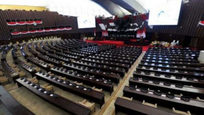 Formappi Sebut Banyak Parpol Koalisi Jokowi di Senayan Jadi Alasan DPR Lembek ke Pemerintah