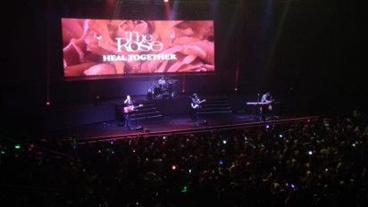 Meriah, The Rose Sukses Gelar Konser 'Heal Together' Bareng Black Rose