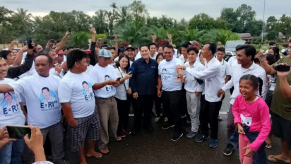 Erick Thohir dan Yayasan BUMN Untuk Indonesia Berikan Alat Kesehatan di Gunungsitoli Nias