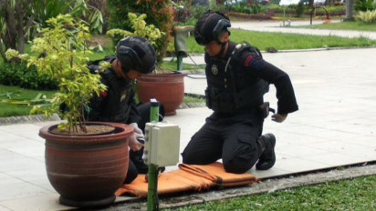 Granat Nanas Peninggalan Belanda Ditemukan di Balai Kota Surabaya