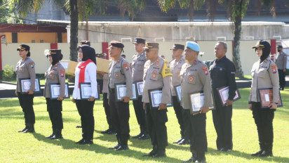 10 Anggota Polres Blitar Berprestasi Diganjar Penghargaan
