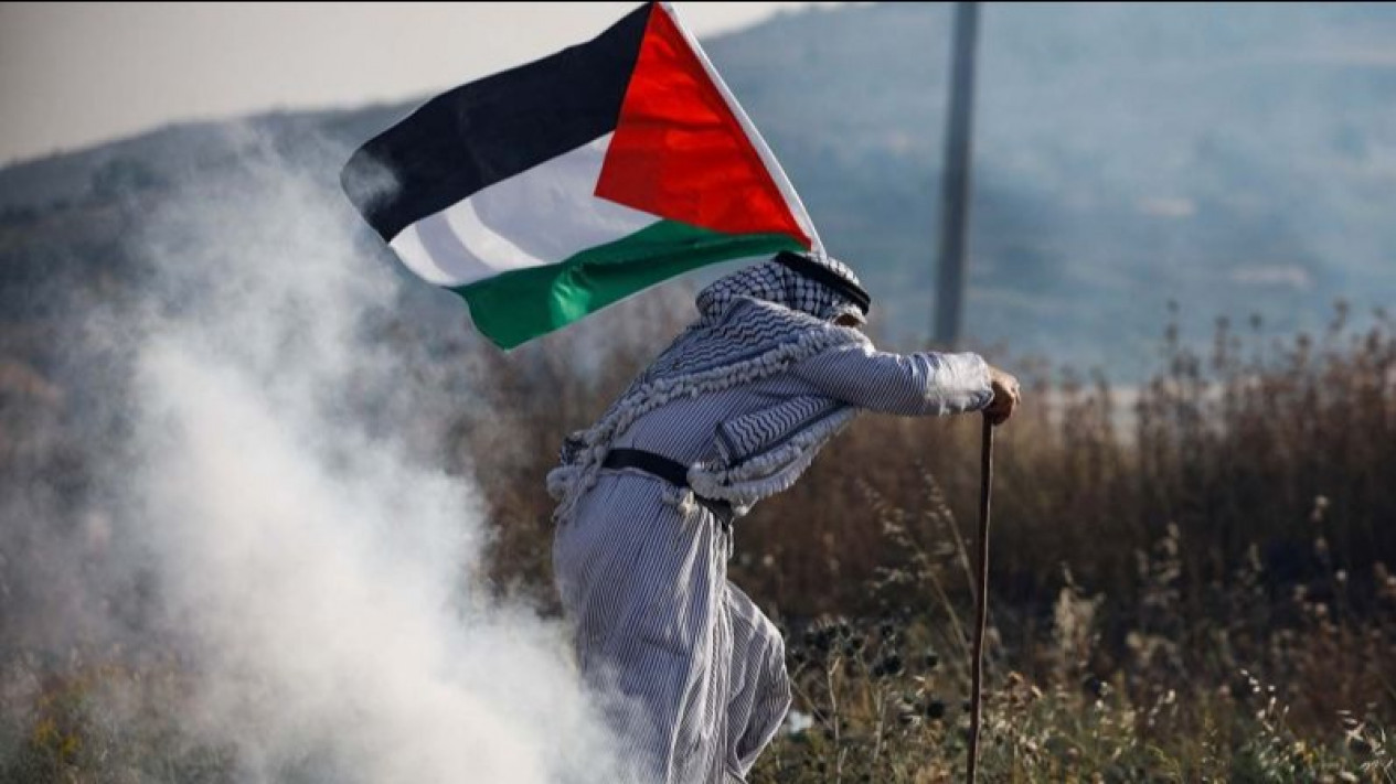 Israel Melarang Bendera Palestina Berkibar di Tempat Umum
            - galeri foto