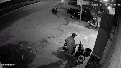 Aksi Pencurian Kendaraan Bermotor Milik Karyawan Apotek di Kendari Terekam Kamera CCTV