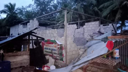 Ini Sejumlah Penampakan Kerusakan yang Terjadi Akibat Gempa Magnitudo 7,6 yang Guncang Maluku Tenggara Selasa Dini Hari