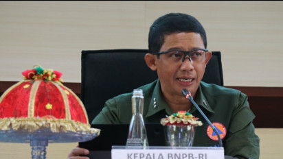 Kepala BNPB Serahkan Bantuan Senilai 5,4 Miliar untuk 14 Kabupaten di Sulsel