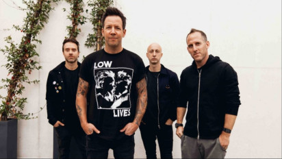 Lirik Lagu Simple Plan - Perfect