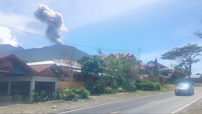Gunung Marapi Muntahkan Abu Vulkanik Setinggi 1000 Meter