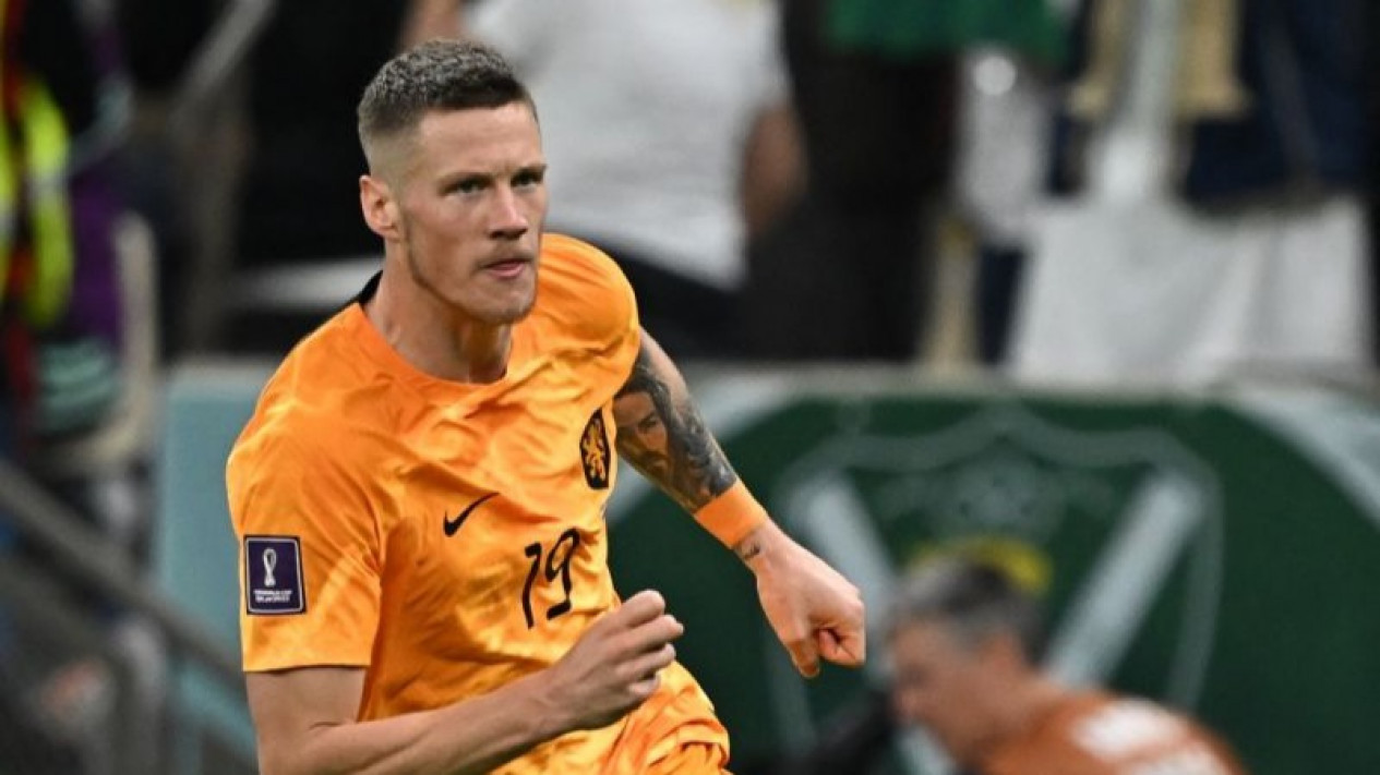 MU Selangkah Lagi Pinjam Wout Weghorst
            - galeri foto