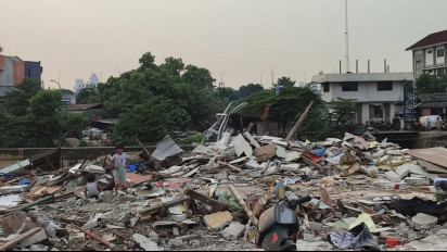 59 Bangunan Tak Berizin di Jatinegara Dihancurkan untuk Proyek Sodetan Ciliwung-BKT
