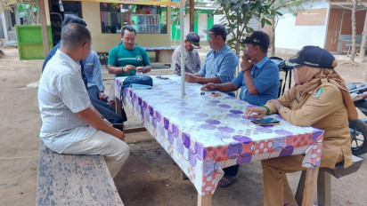 Pelaku UMKM di Pantai Cemara Pancer Ketiban Rejeki Program Warung Wisata