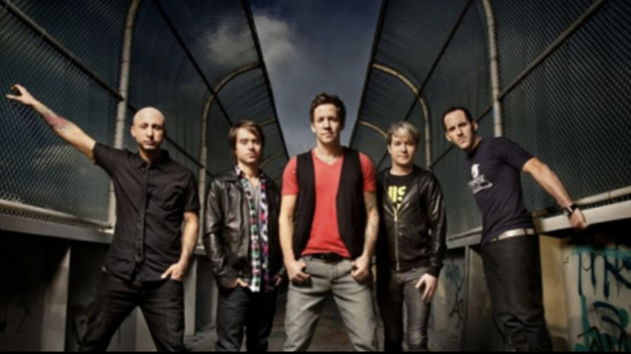 Lirik Lagu Simple Plan – Jet Lag
            - galeri foto