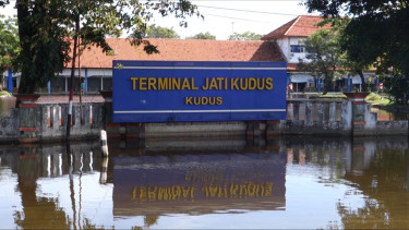 Banjir Mulai Surut, Terminal Kudus Masih Ditutup