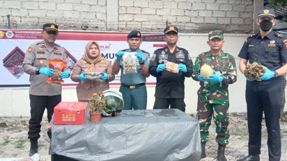 Ratusan Kilogram Daging dan Buah Impor Ilegal Dimusnahkan oleh Karantina Karimun