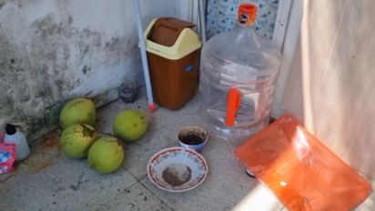 Polisi Temukan Puluhan Kantong Darah di Rumah Dukun Pengganda Uang, Diduga untuk Minuman Jenglot