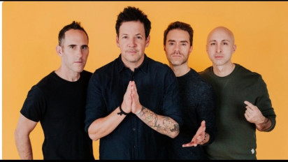 Lirik Lagu Simple Plan - Take My Hand
