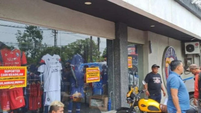 Aremania Segel Kantor Arema FC karena Kecewa dengan Sikap Manajemen atas Tragedi Kanjuruhan