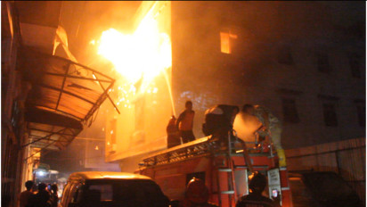 Kebakaran Hebat Landa Gudang Perabot di Pematangsiantar Sumut, Kerugian Capai Ratusan Juta Rupiah