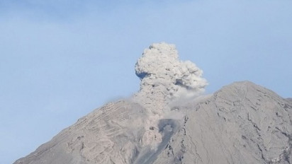 Gunung Semeru Alami Erupsi dengan Kolom Letusan Setinggi 500 Meter, PVMBG Imbau Warga Tingkatkan Kewaspadaan