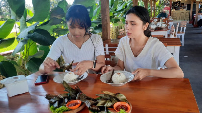 Menikmati Kuliner Ayam Goreng Daun Pandan Ala Bantul, Tidak Kalah dengan Thailand
