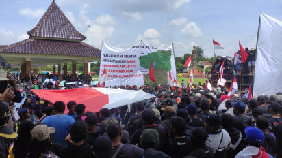 Tuntut Percepatan dan Pemerataan Pembangunan, Ribuan Warga Blitar Selatan Demo Kantor Pemkab