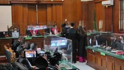 Dinilai Lalai Lima Terdakwa Tragedi Kanjuruhan Dijerat Pasal 359 KHUP