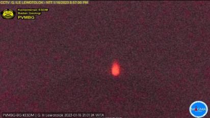 Waspada, Gunung Api Ili Lewotolok Erupsi Semburkan Lava Pijar Setinggi 400 Meter