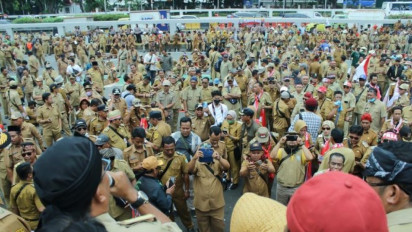 Demo Kepala Desa Se-Indonesia di Depan Gedung DPR Ricuh