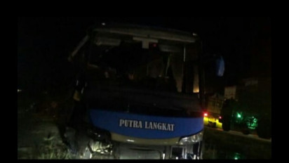 Tabrakan Bus Penumpang Kontra Truk Sayur Timbulkan Kemacetan