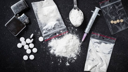 Polisi Dapati Kombes YBK Fasilitasi Seorang Wanita untuk Gunakan Narkotika