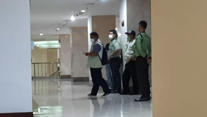 KPK Geledah Ruangan Komisi C DPRD DKI Jakarta hingga Ruangan Setiap Fraksi