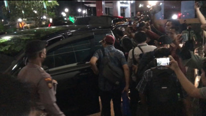Keluar dari Gedung DPRD DKI Jakarta, KPK Bawa 7 Koper Hasil Penggeledahan