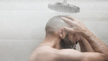 Niat dan Tata Cara Mandi Wajib, Begini Hukumnya dalam Islam