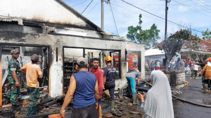 Kebakaran Ruko Akibatkan Dua Orang Terluka dan Kerugian Capai Ratusan Juta Rupiah, Ini Penyebabnya