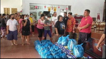 Paket Imlek bagi Warga Kurang Mampu di Labuhanbatu