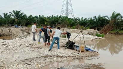 Gerebek Penambangan Emas Tanpa Izin Di Merangin, Polisi Bakar Seluruh Mesin Tambang