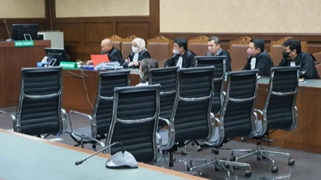Kasus Suap Pajak Bank Panin, Veronika Lindawati Divonis 2 Tahun
            - galeri foto