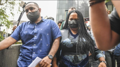 Diperiksa KPK Sebagai Saksi Istri dan Anak Lukas Enembe Bungkam