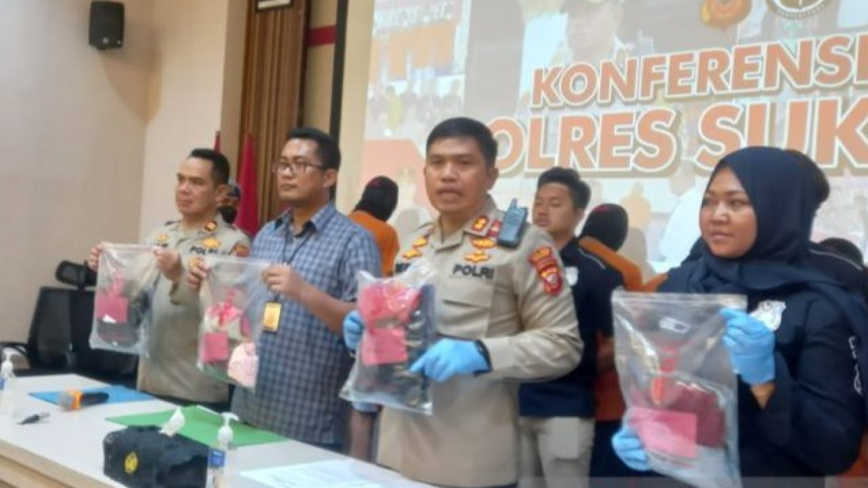 8 Pelaku Pencabulan Anak Bawah Umur Dibekuk Polisi di Sukabumi
            - galeri foto