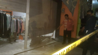 Heboh Terdengar Ledakan Keras, Ternyata Sebuah Toko Pakaian di Probolinggo Dilempar Bom Ikan Oleh Orang Tak Dikenal