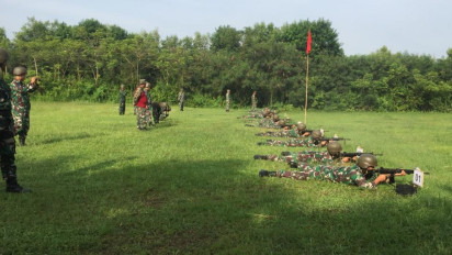 Uji 10 Kemampuan, Prajurit Marinir Latihan Menembak Laras Panjang