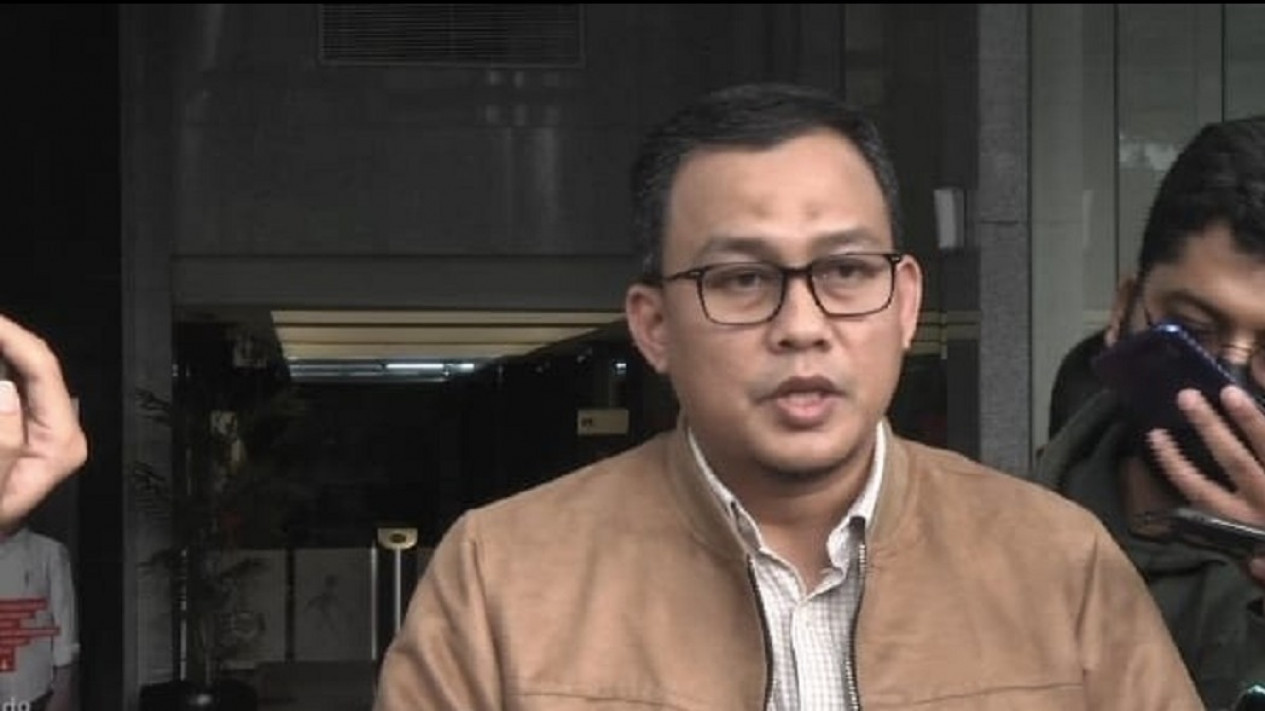 KPK Buka Penyidikan Baru Pengadaan Material Pembangunan Kapal Angkut TNI AL
            - galeri foto