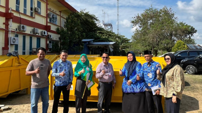 Dapat Tambahan 5 Kontainer Sampah, Warga Karimun Diminta Lebih Peduli Kebersihan