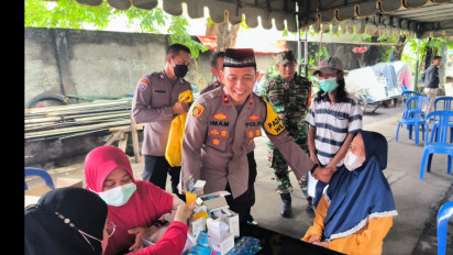Peduli Warga tak Mampu, Polsek Tegalsari Surabaya Gelar Bakti Sosial dan Pengobatan Gratis