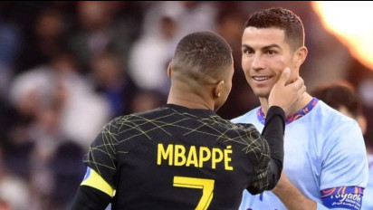 Momen Mbappe Periksa Wajah Ronaldo yang Lebam saat Riyadh All Star Vs PSG