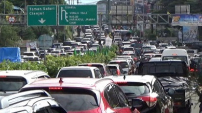 Libur Imlek, Lalu Lintas Puncak Bogor Padat