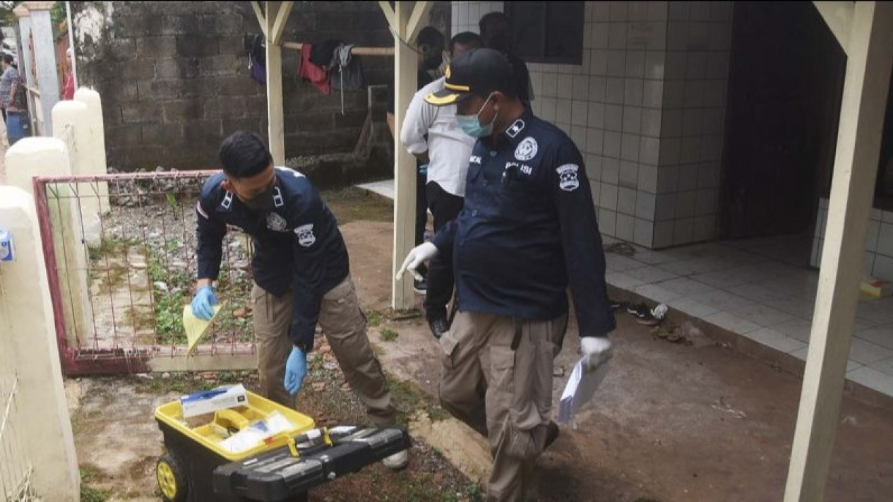Kelanjutan Serial Killer Bekasi-Cianjur, Polisi Bongkar Korban Baru yang Selamat
            - galeri foto