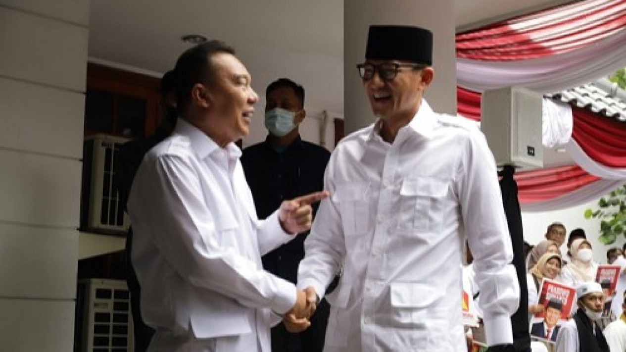 Sandiaga Uno Hadir di Peresmian Sekber Gerindra-PKB, Langsung Disambut Dasco
            - galeri foto