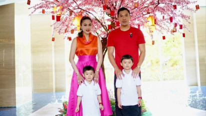 Potret Outfit Kece Artis-artis Indonesia Saat Rayakan Imlek, Ada "Niat Banget" Meski Sedang di Rumah Sakit