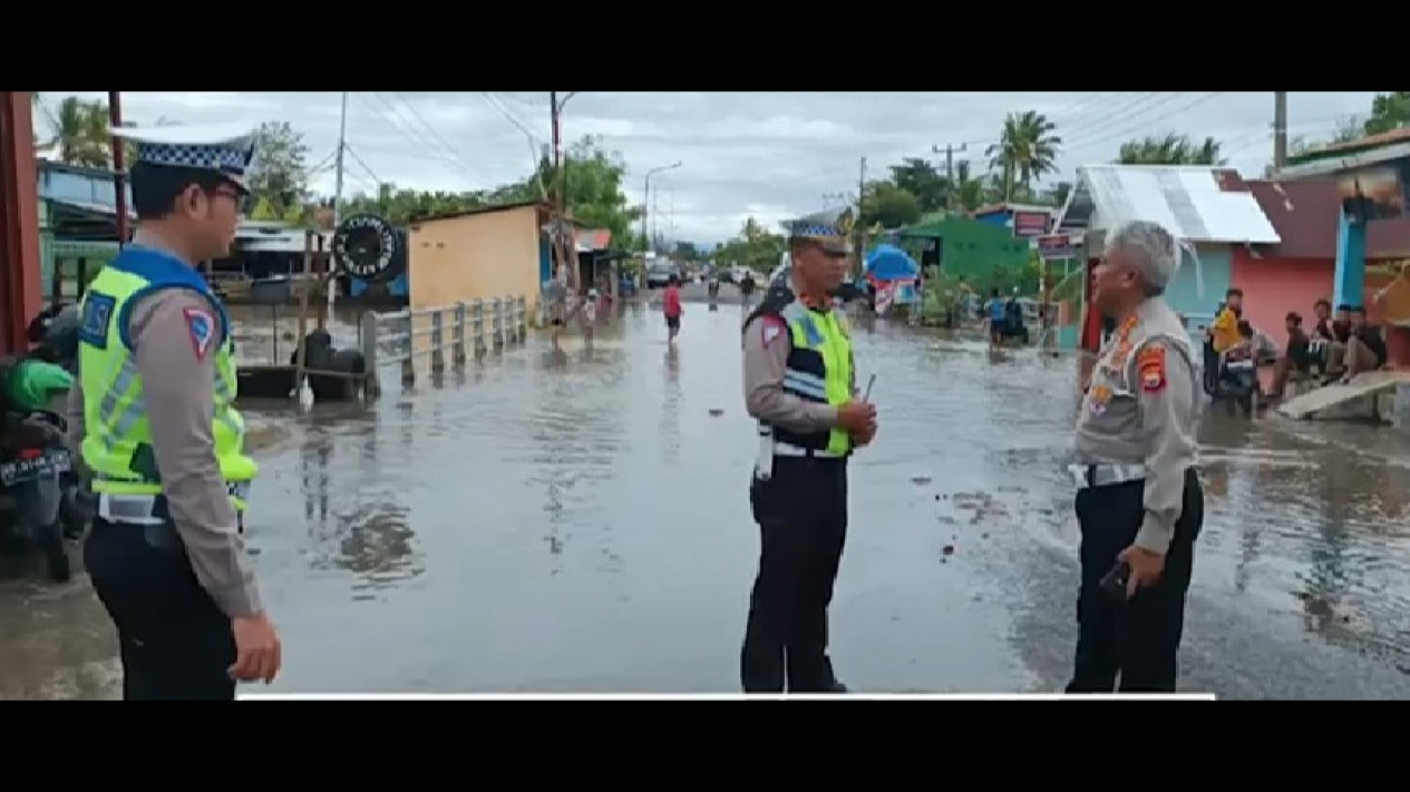 Hari Ketiga Banjir Bengkulu, 3.170 Masih Rumah Terendam Air
            - galeri foto
