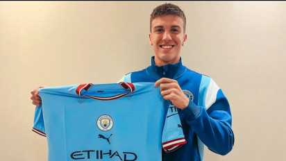 Manchester City Gaet Gelandang Muda Berbakat Argentina Maximo Perrone